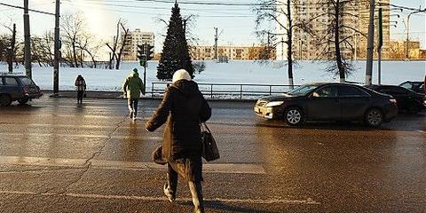 Тольяттинка впала в кому, попав под машину на пешеходном переходе