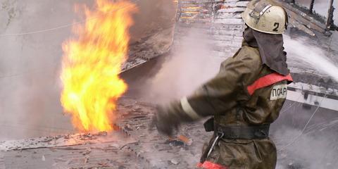 В Самаре во время крупного пожара в частном доме обнаружили погибшего