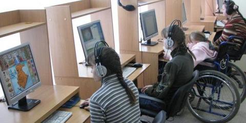 В Самаре открылся компьютерный класс для подростков с инвалидностью В Самаре открылся компьютерный класс для подростков с инвалидностью