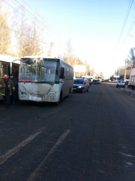 Фото: На Стара-Загора столкнулись два автобуса, перевозившие примерно 70 пассажиров