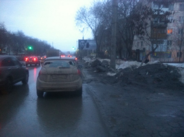 Фото: на улице Гагарина неизвестные обстреляли автомобиль самарца