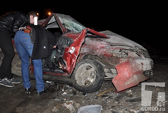 Фото и видео с места ДТП в Тольятти: «Приора» влетела в «Chevrolet Niva», погиб пассажир