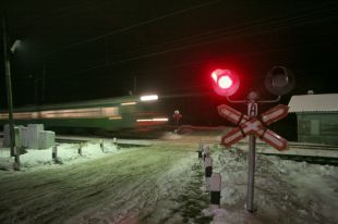 В Новокуйбышевске ВАЗ-2114 на переезде столкнулся с поездом