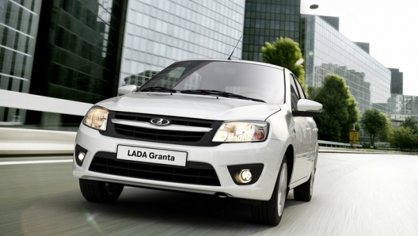 Лидером продаж с января по ноябрь 2015 года стала Lada Granta