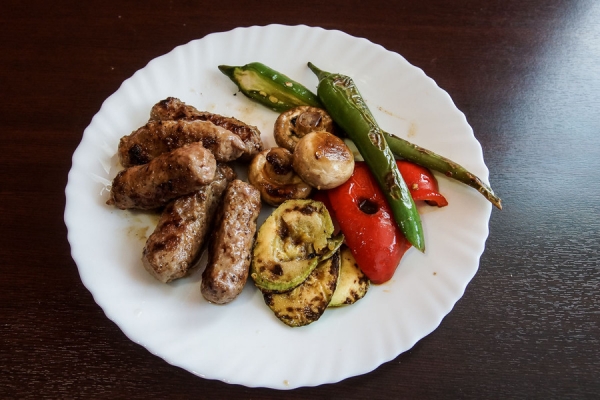 Шеф-повар из Сербии показал, как приготовить сытные и вкусные балканские блюда