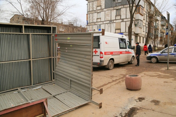 В Новокуйбышевске из-за штормового ветра остановка придавила женщину насмерть