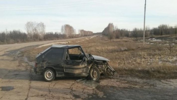 В Самарской области водитель «тринадцатой» не уступил дорогу и устроил ДТП с «семеркой»