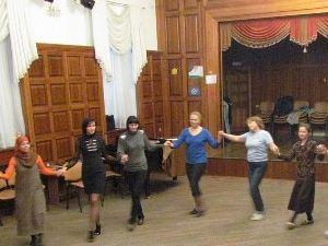 Самарцев научат круговым танцам