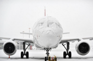 Из-за снегопада несколько самолётов прилетели в Самару позже