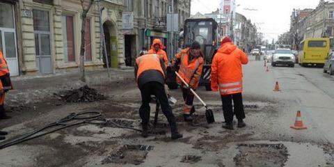 Дорожники за ночь отремонтировали Волжское шоссе в Самаре