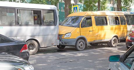 В Самаре на пр. Масленникова столкнулись три маршрутки и Subaru