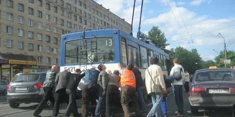 Энергетики обесточили на два часа троллейбусы в Тольятти за долги