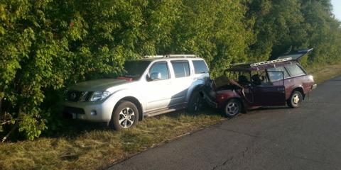 Водитель «четверки» врезался в «Nissan», припаркованный на обочине