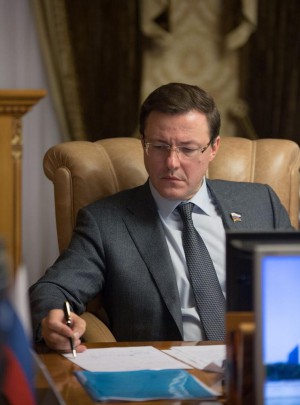Дмитрий Азаров вошел в десятку медиарейтинга сенаторов.